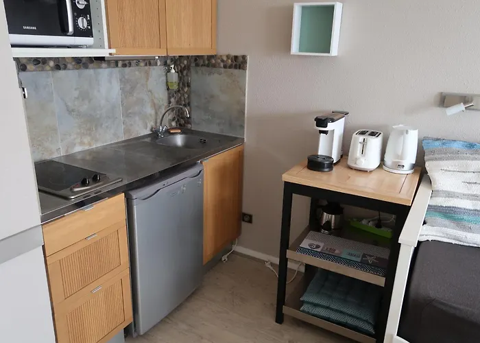 Belle Vue, Calme, Balcon Et Parking *